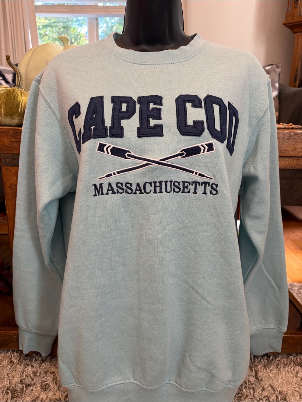 Cape Cod Massachusetts Light Blue Crewneck Sweatshirt size Medium